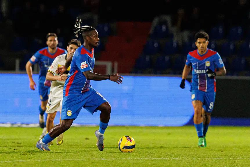 开云APP-葡媒：海港有意葡超阿维卡中场林肯，计划报价100万欧元