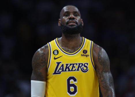 开云体育-生死一战倾其所有！詹姆斯考虑就此结束传奇生涯